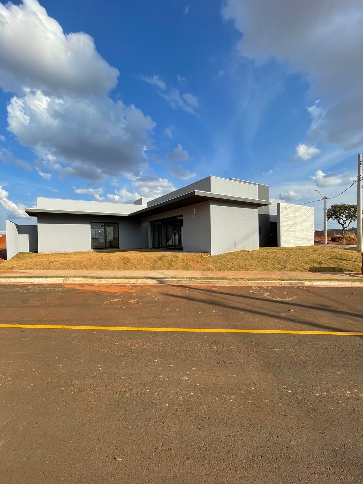CASA E | I - QUIRINÓPOLIS | GOIÁS
